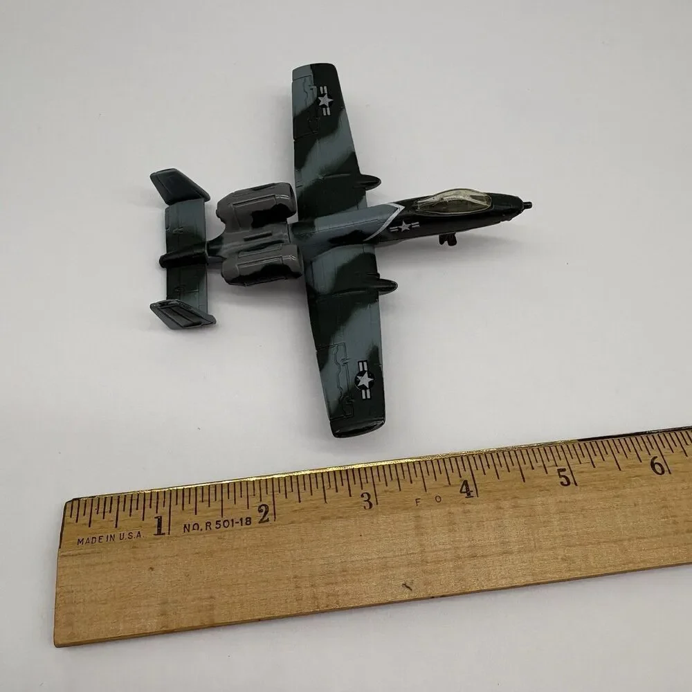 Maisto A-10 Thunderbolt II Diecast Military Airplane 1:64 US Air Force